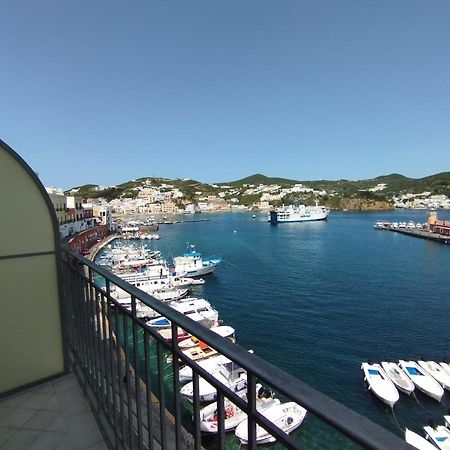 Locanda Mari Ponza Exteriör bild