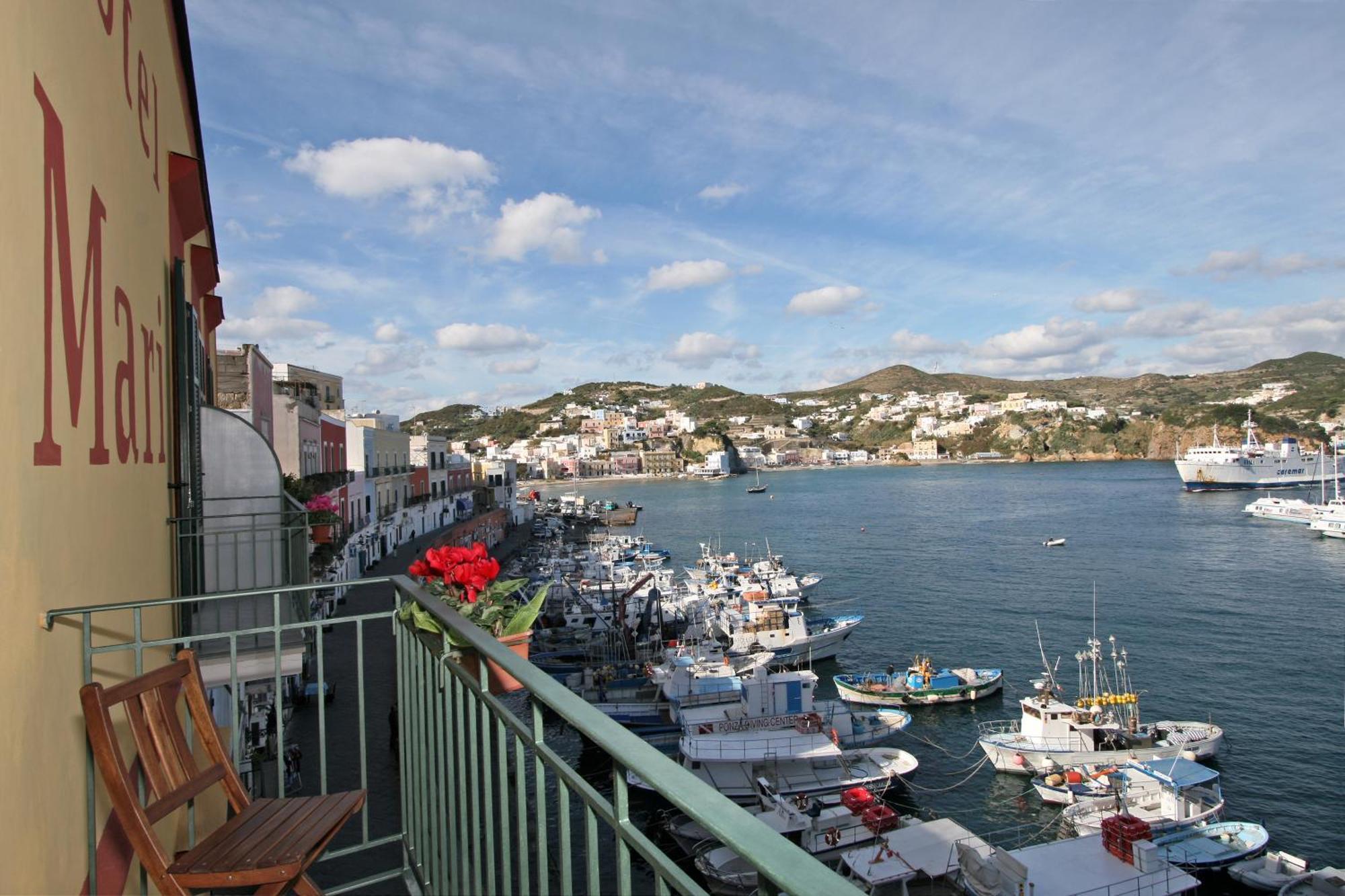 Locanda Mari Ponza Exteriör bild
