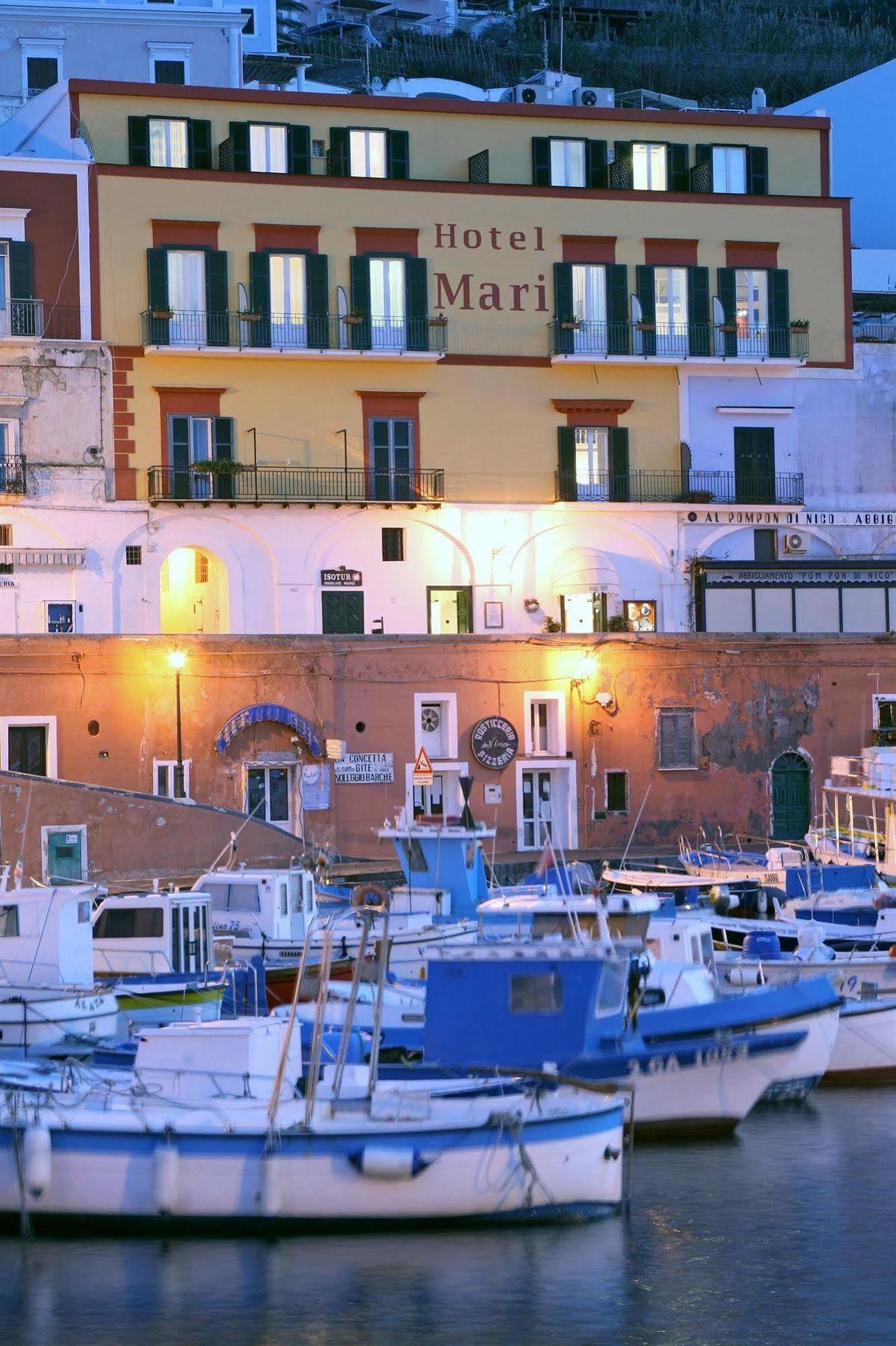 Locanda Mari Ponza Exteriör bild